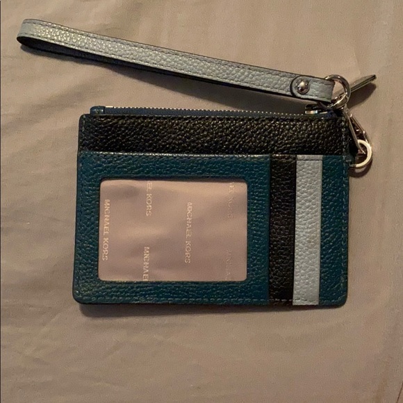 Michael Kors Wristlet - Picture 1 of 3